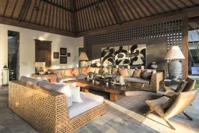 Tiga-Puluh-7bed-luxury-villa-Seminyak-Bali-40