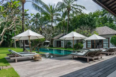 Pool-Luxury-Villa-Seminyak-13
