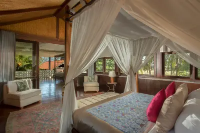 Large-Family-Villa-Bali-8-Bedroom-Sanur-12