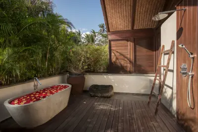 Large-Family-Villa-Bali-8-Bedroom-Sanur-11