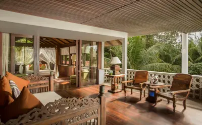 Large-Family-Villa-Bali-8-Bedroom-Sanur-10