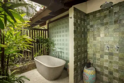 Large-Family-Villa-Bali-8-Bedroom-Sanur-28