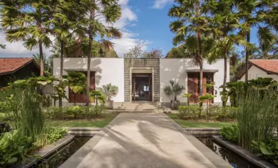 Large-Family-Villa-Bali-8-Bedroom-Sanur-19