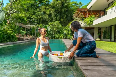 Pool-Luxury-Villa-Tumbak-Bayuh-Canggu-17