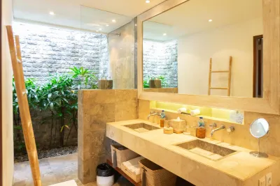Bathrooms-Luxury-Villa-Seminyak-8