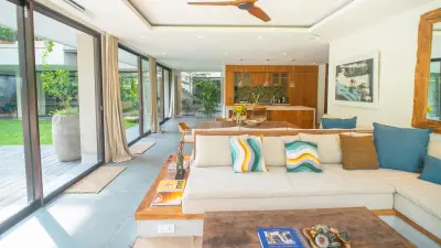 Living-Room-Luxury-5bed-Villa-Canggu-1