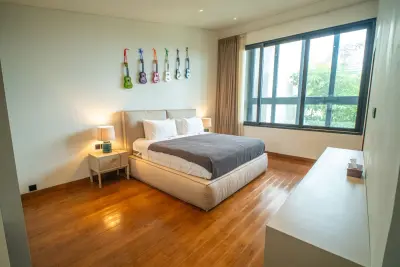 UPSTAIRS-BEDROOM-2