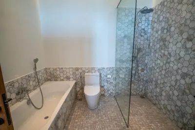 BATHROOMS-2