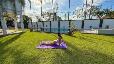 Yoga-Luxury-Beach-Villa-Cemagi-4-1