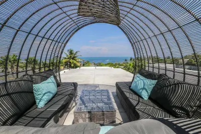 Rooftop-luxury-beachside-villa-1-1
