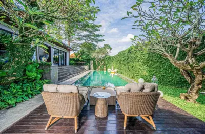 pool-De-Prestigio-3bedroom-Luxury-Family-Villa-Canggu-46-1