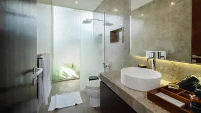 bathroom-De-Prestigio-3bedroom-Luxury-Family-Villa-Canggu-5-1