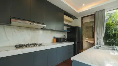 kitchen-De-Prestigio-3bedroom-Luxury-Family-Villa-Canggu-12-1