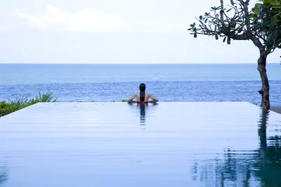 Pool-Luxury-Beachfront-Villa-Perenan-9